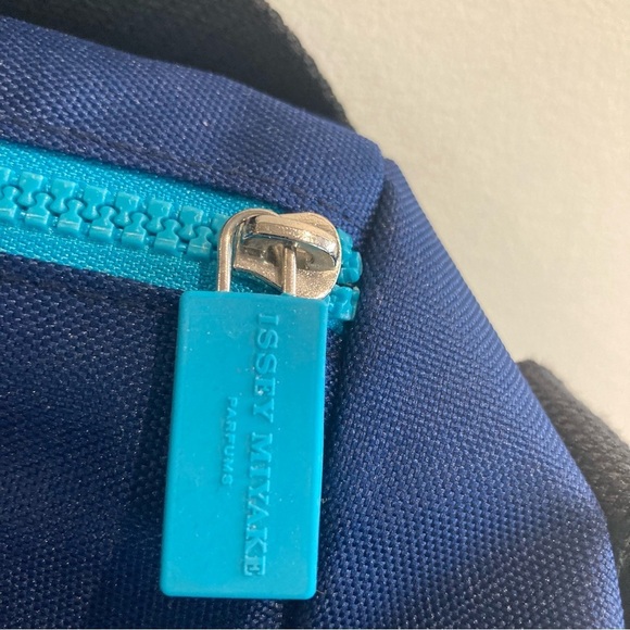 ISSEY MIYAKE Parfum Canvas Zipper Top Shoulder Strap overnight Tote Bag - Picture 6 of 10